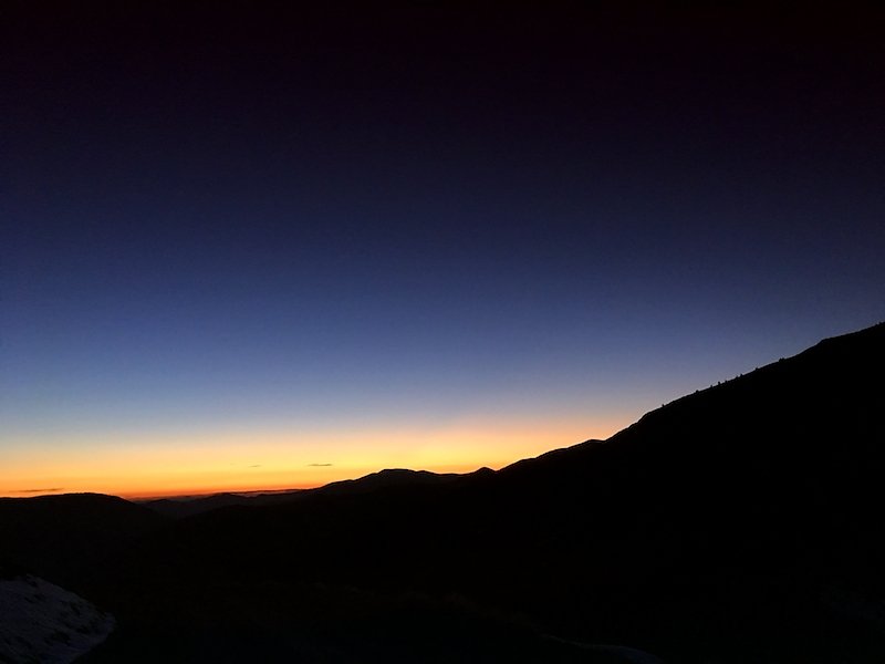 La nuit tombe ; ou ça ?